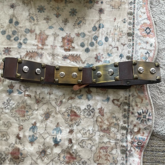 Save The Queen Chocolate Leather Belt - Picture 2 of 9